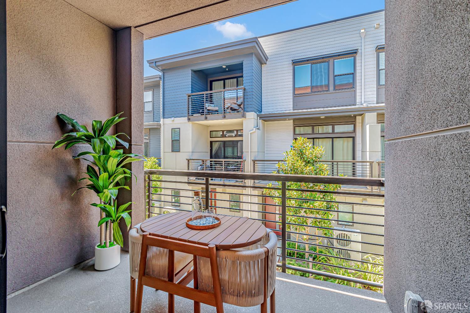 Detail Gallery Image 7 of 33 For 192 Waters Park Cir #2,  San Mateo,  CA 94403 - 2 Beds | 2/1 Baths