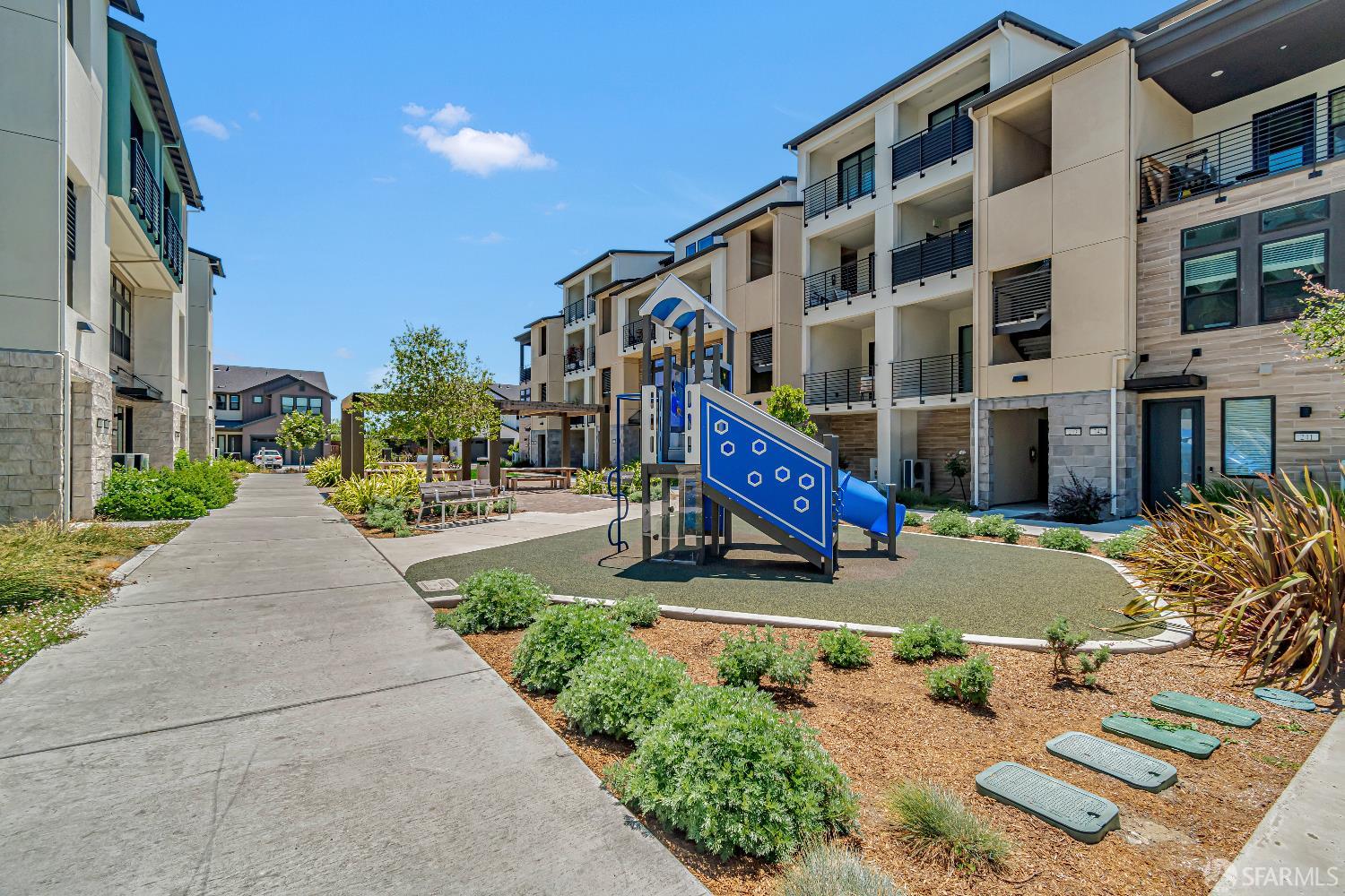 Detail Gallery Image 28 of 33 For 192 Waters Park Cir #2,  San Mateo,  CA 94403 - 2 Beds | 2/1 Baths