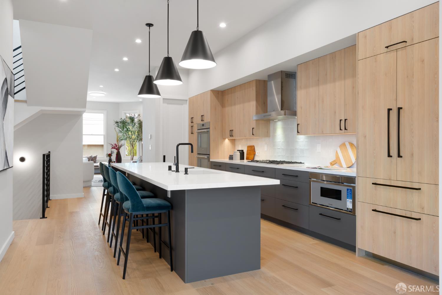 Detail Gallery Image 8 of 61 For 2580 Mcallister St, San Francisco,  CA 94118 - 5 Beds | 5/1 Baths