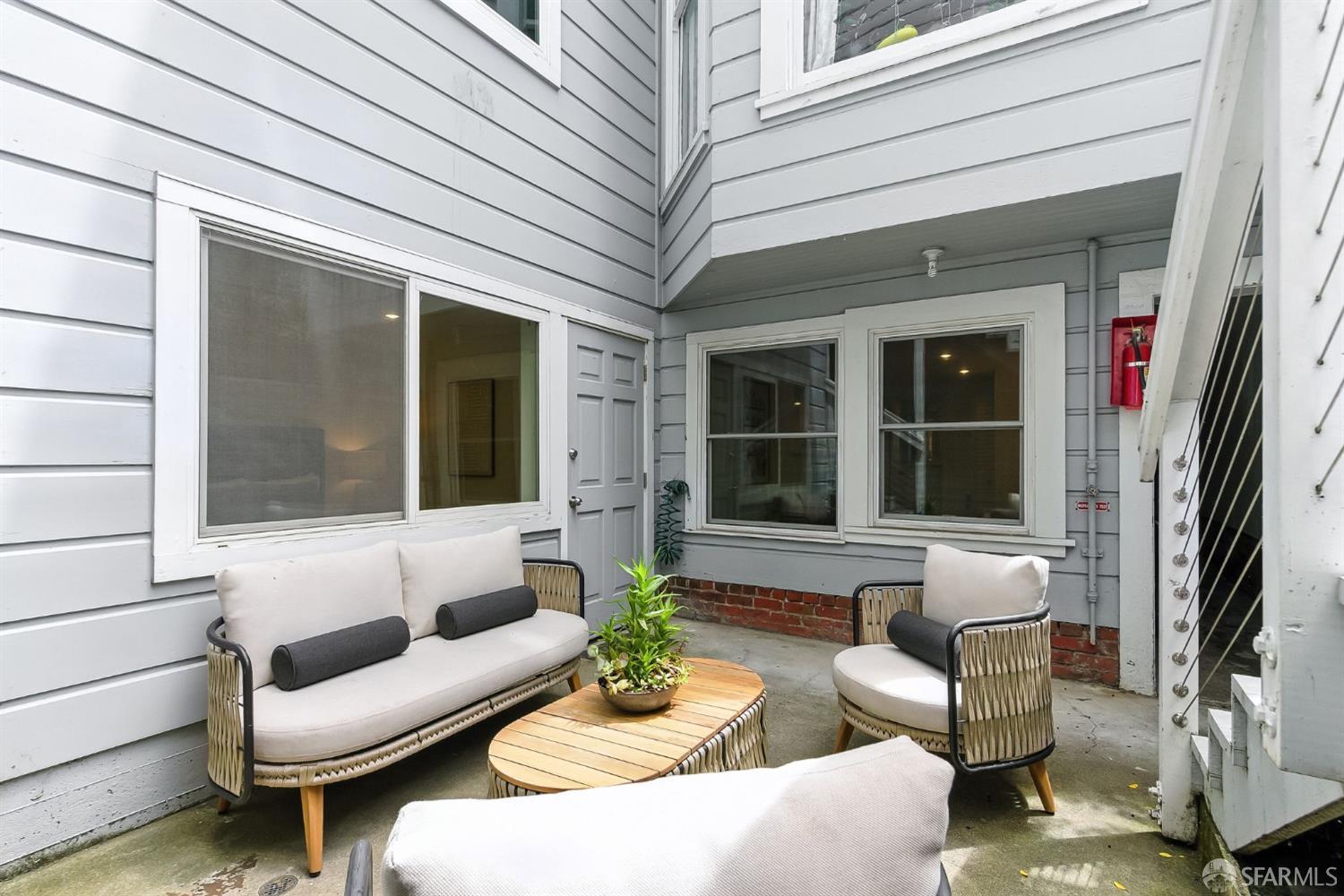 Detail Gallery Image 27 of 40 For 617 Broderick St #B,  San Francisco,  CA 94117 - 4 Beds | 4 Baths