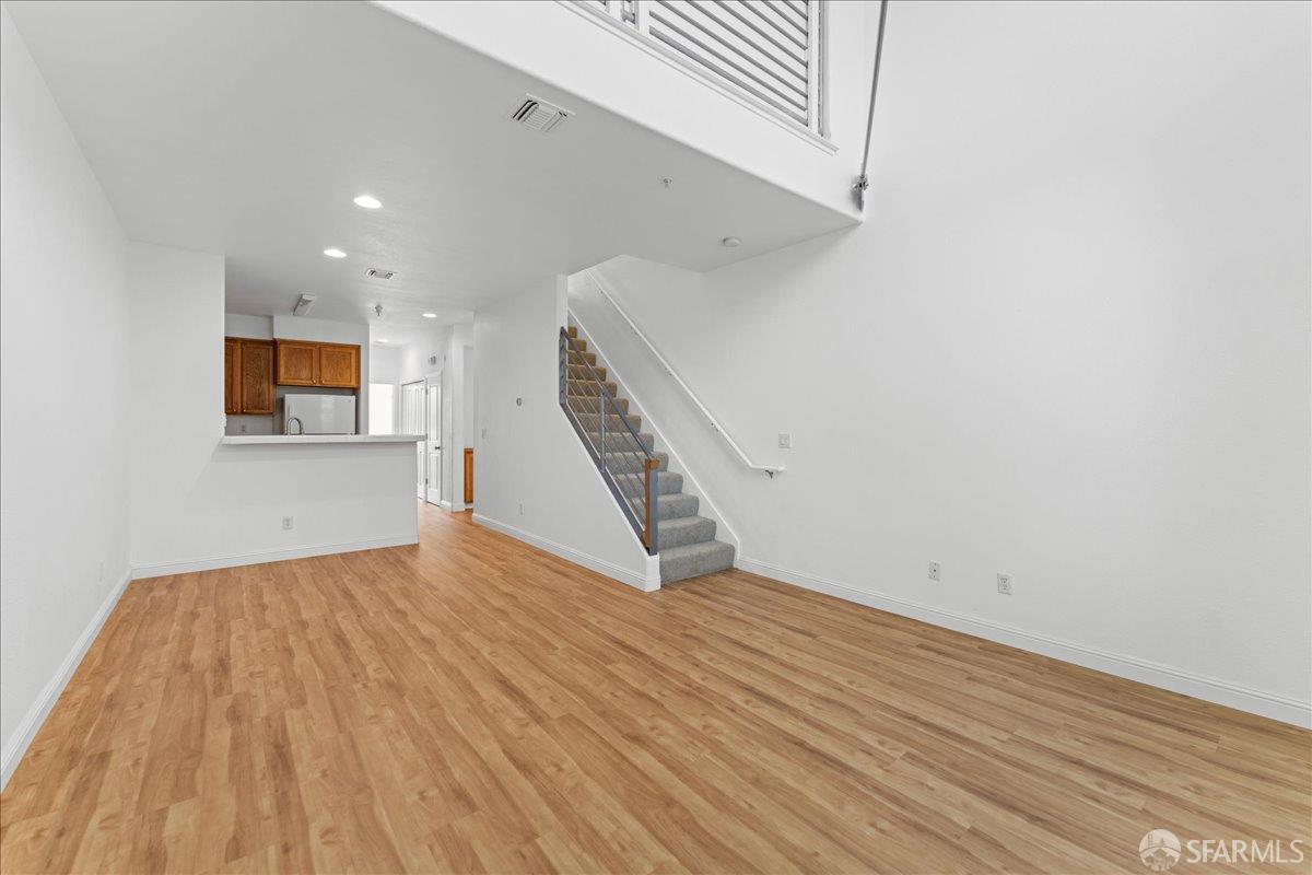 Detail Gallery Image 8 of 16 For 1565 Nevin Plz, Richmond,  CA 94801 - 3 Beds | 3 Baths