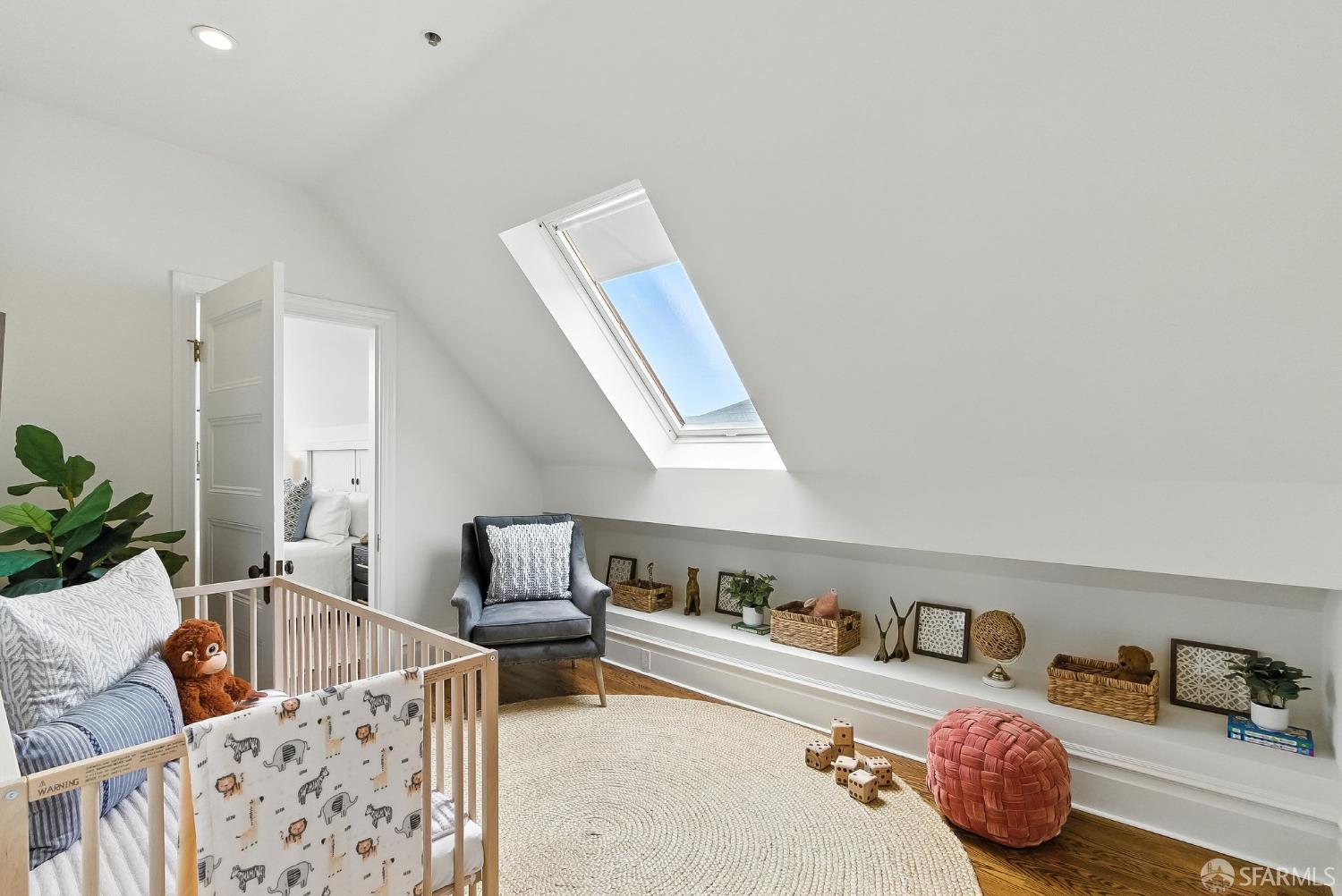 Detail Gallery Image 21 of 40 For 617 Broderick St #B,  San Francisco,  CA 94117 - 4 Beds | 4 Baths