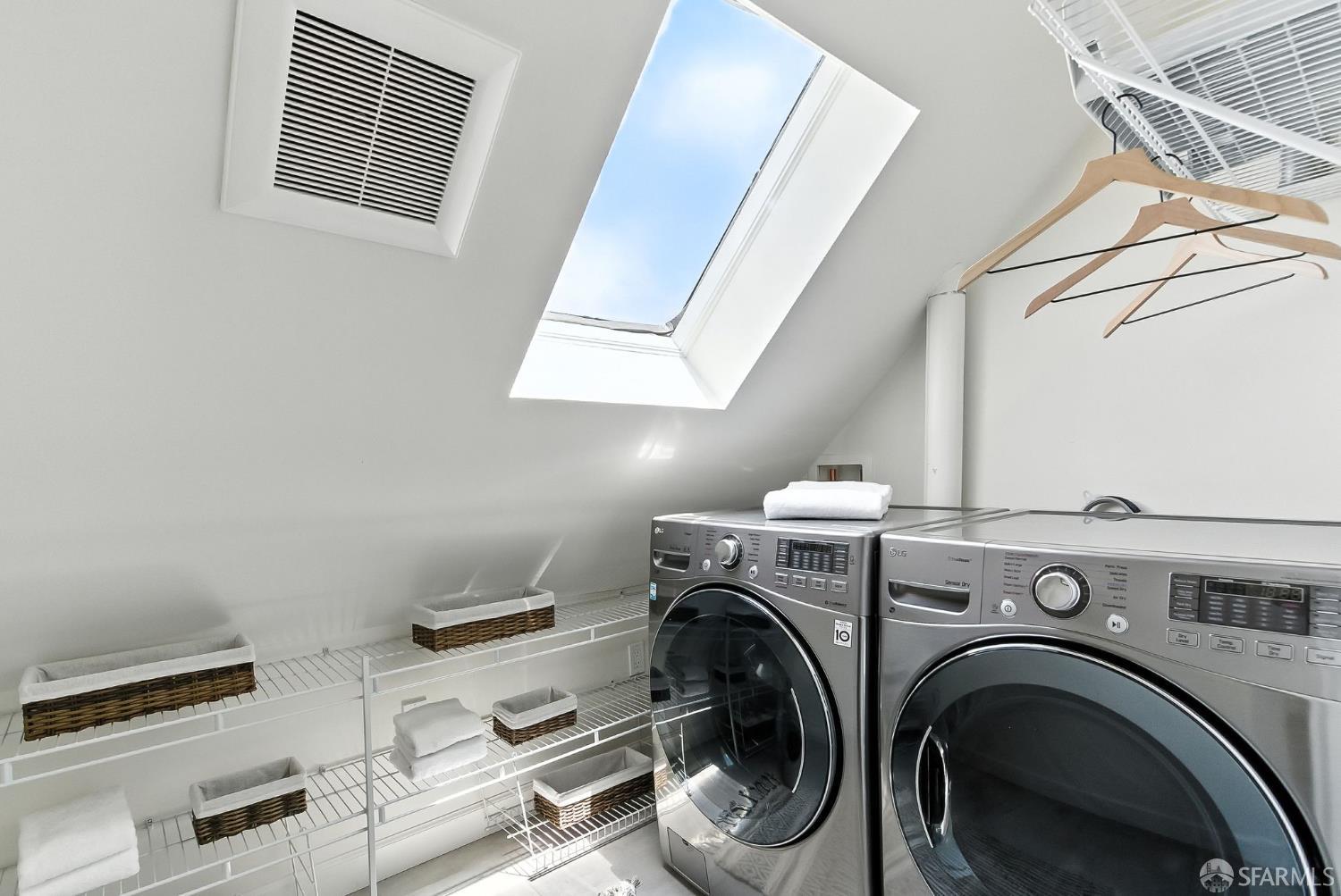Detail Gallery Image 25 of 40 For 617 Broderick St #B,  San Francisco,  CA 94117 - 4 Beds | 4 Baths