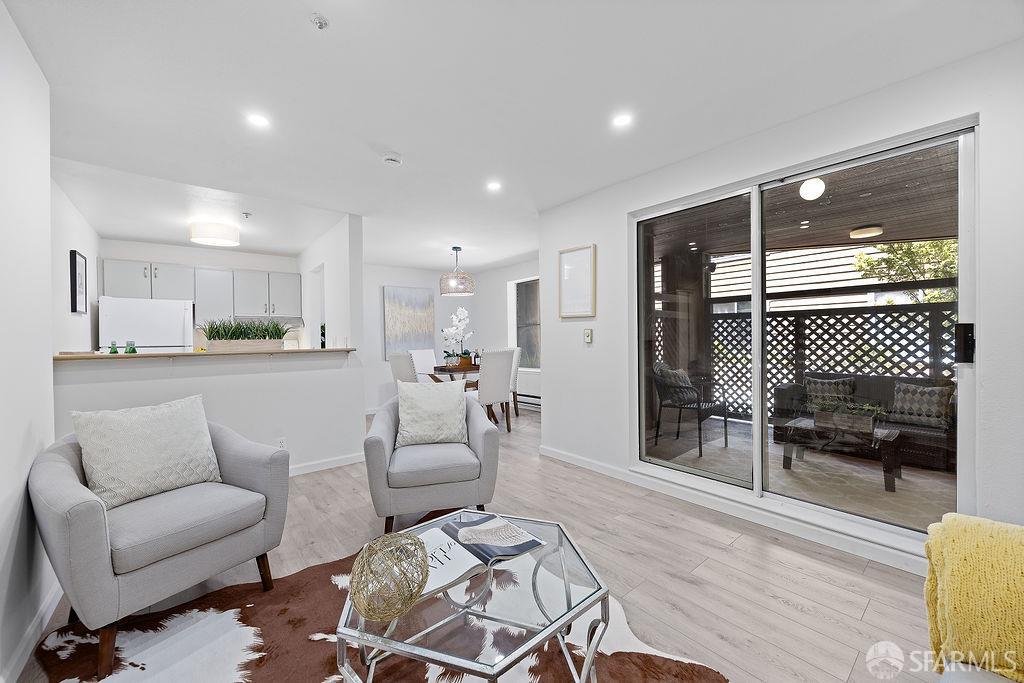 Detail Gallery Image 1 of 30 For 2901 Macarthur Blvd #104,  Oakland,  CA 94602 - 2 Beds | 1 Baths