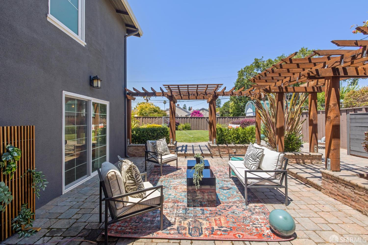 Detail Gallery Image 33 of 87 For 29 16th Ave, San Mateo,  CA 94402 - 4 Beds | 3 Baths