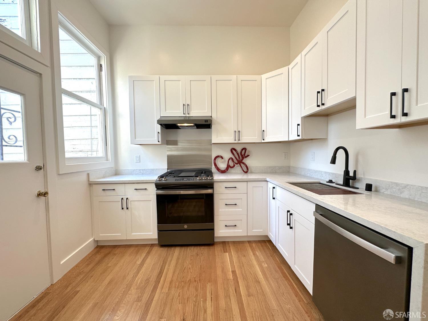 Detail Gallery Image 19 of 34 For 615 Octavia St, San Francisco,  CA 94102 - – Beds | – Baths