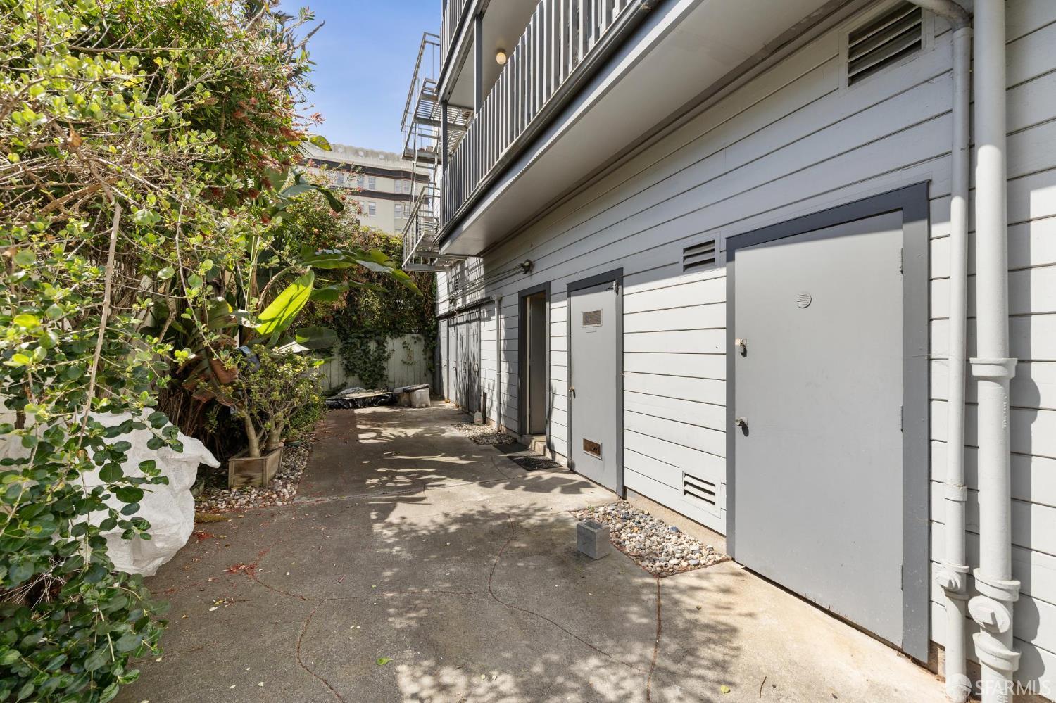 Detail Gallery Image 21 of 28 For 1110 Steiner St, San Francisco,  CA 94115 - – Beds | – Baths