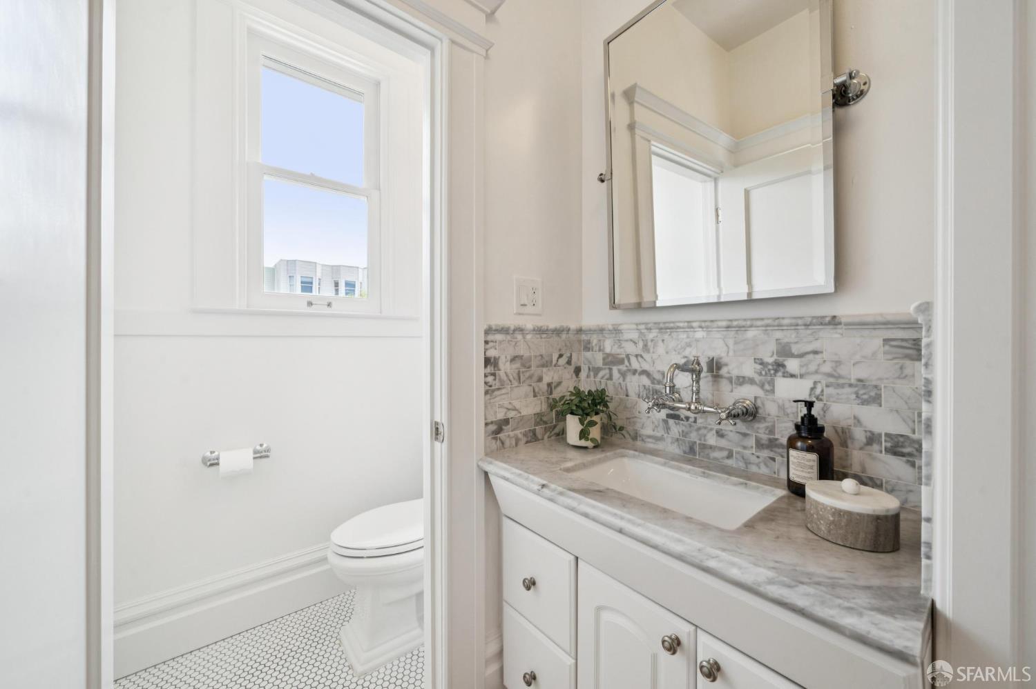 Detail Gallery Image 24 of 97 For 560 18th Ave, San Francisco,  CA 94121 - 4 Beds | 2/1 Baths