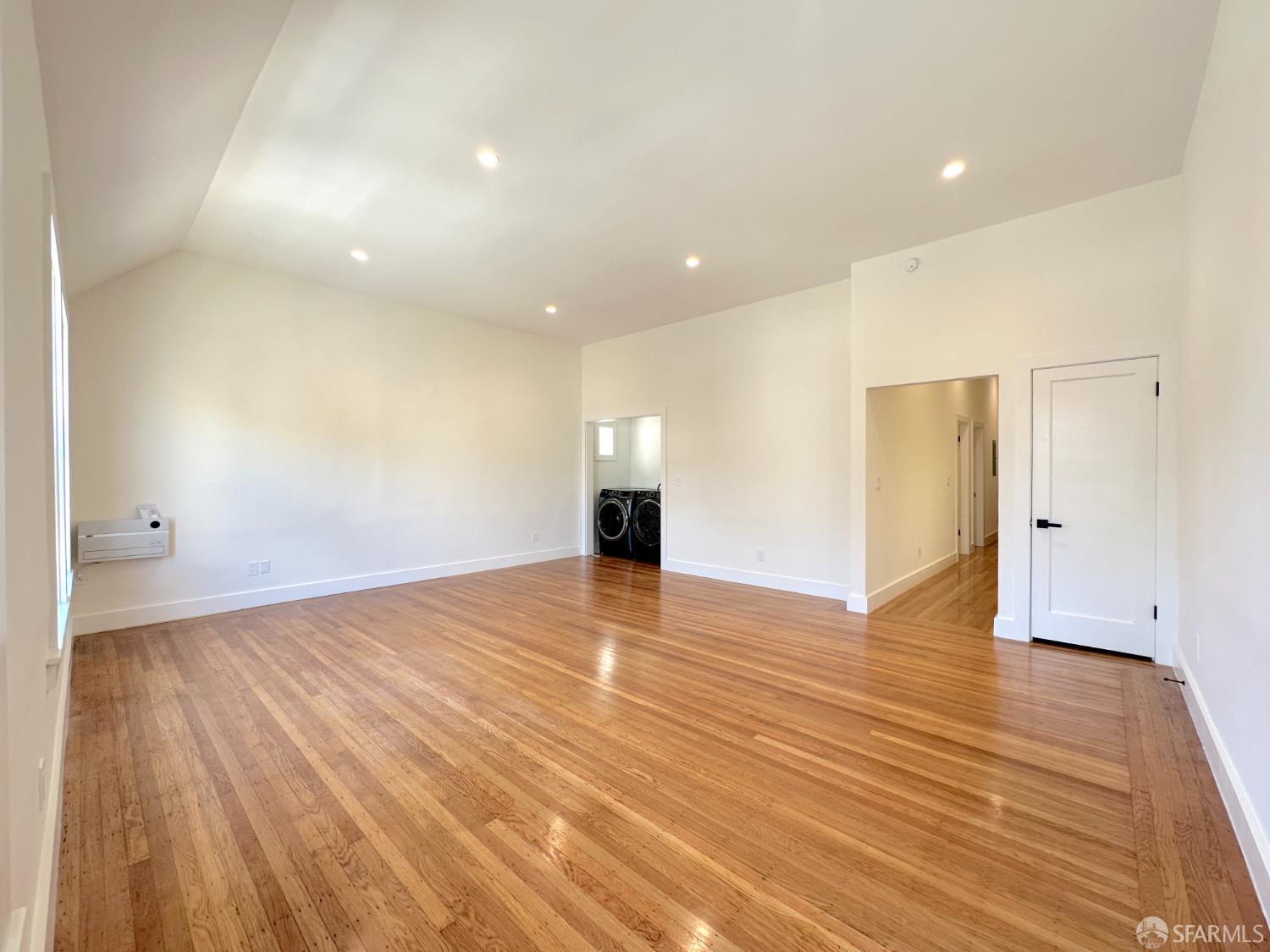 Detail Gallery Image 2 of 34 For 615 Octavia St, San Francisco,  CA 94102 - – Beds | – Baths