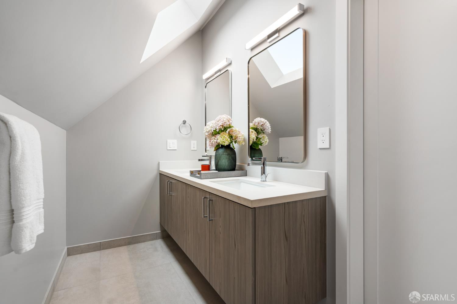 Detail Gallery Image 25 of 61 For 2580 Mcallister St, San Francisco,  CA 94118 - 5 Beds | 5/1 Baths