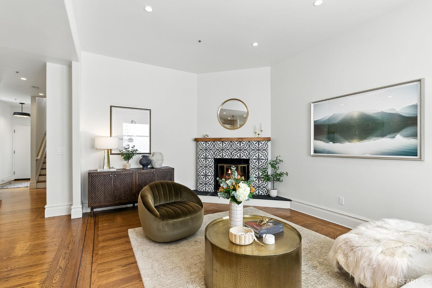 Detail Gallery Image 7 of 40 For 617 Broderick St #B,  San Francisco,  CA 94117 - 4 Beds | 4 Baths
