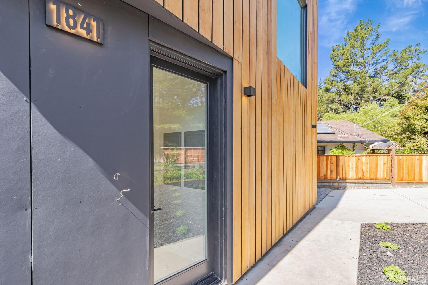 Detail Gallery Image 7 of 35 For 1841 Sunshine Valley Rd, Moss Beach,  CA 94038 - 4 Beds | 4 Baths