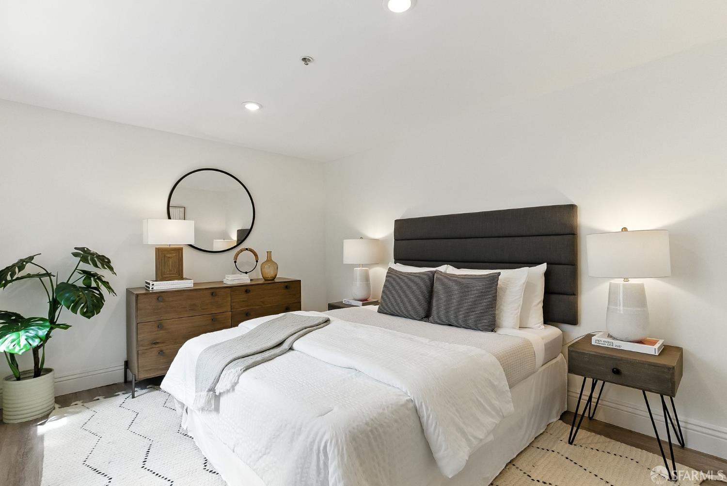 Detail Gallery Image 37 of 40 For 617 Broderick St #B,  San Francisco,  CA 94117 - 4 Beds | 4 Baths