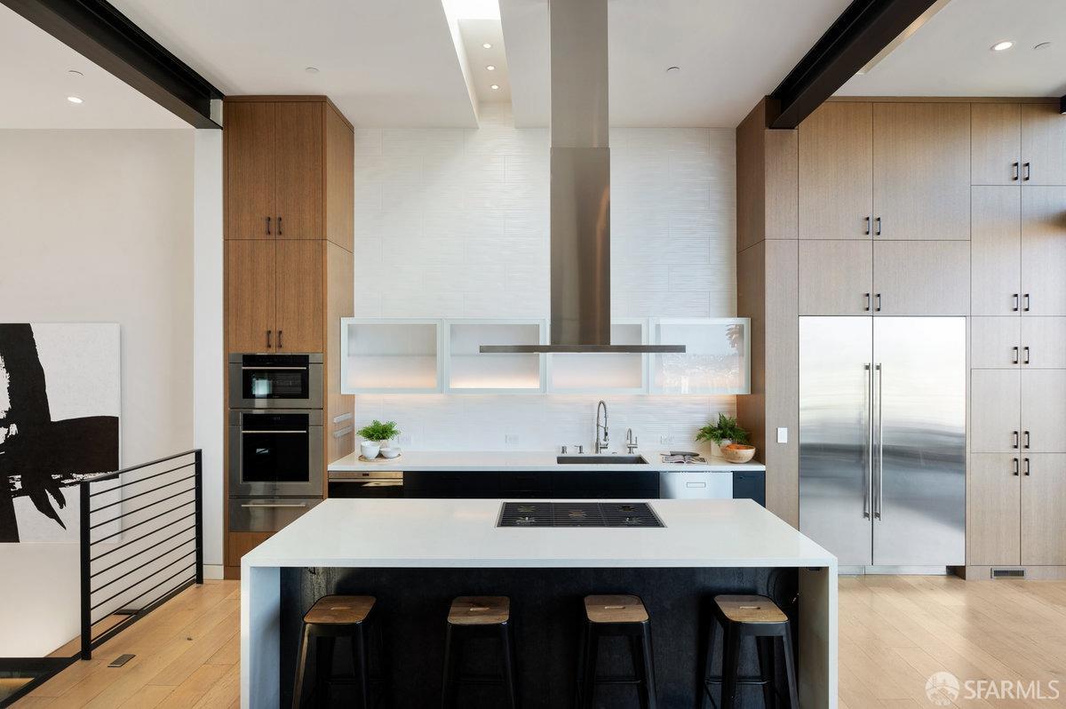 Detail Gallery Image 6 of 22 For 4258 26th St, San Francisco,  CA 94131 - 5 Beds | 4/1 Baths