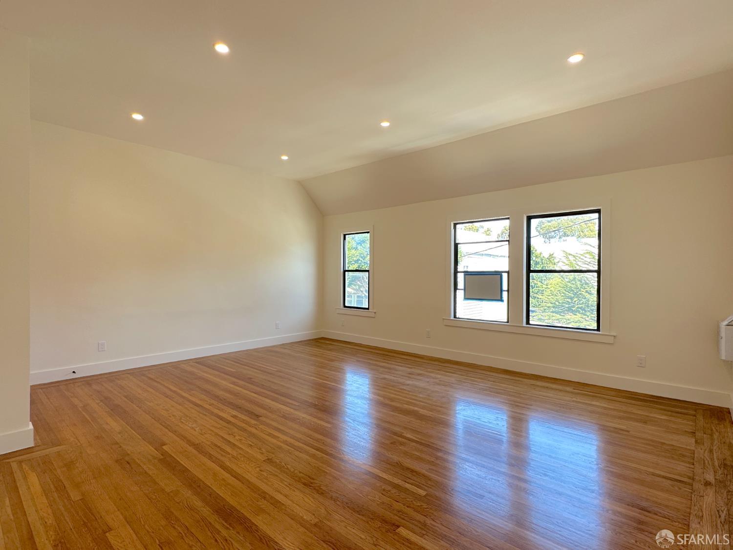 Detail Gallery Image 4 of 34 For 615 Octavia St, San Francisco,  CA 94102 - – Beds | – Baths