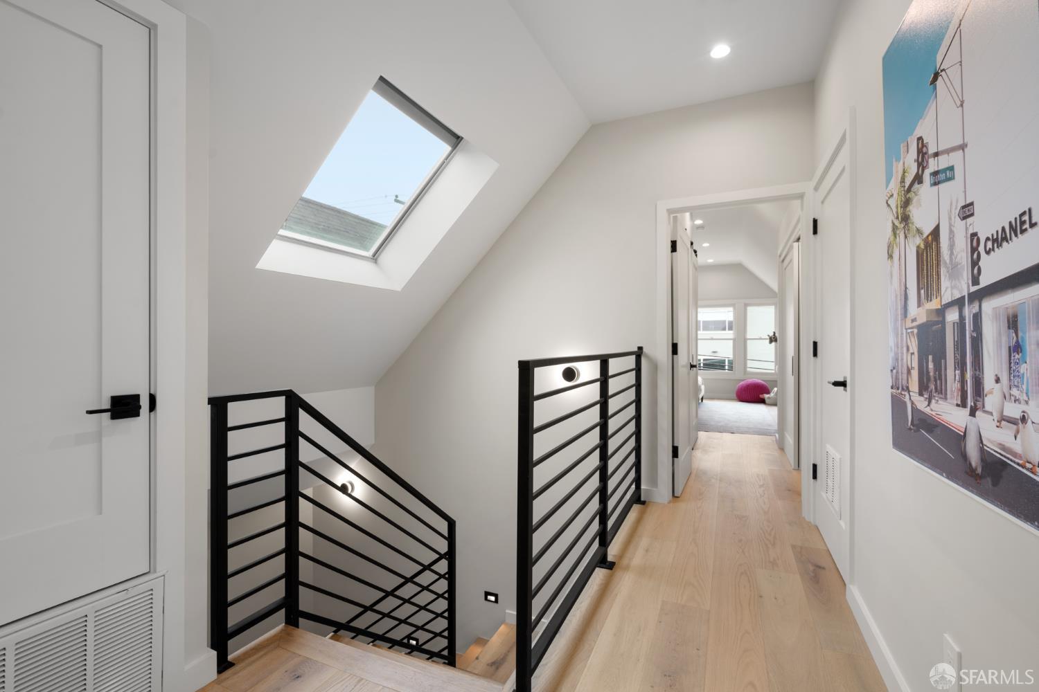 Detail Gallery Image 18 of 61 For 2580 Mcallister St, San Francisco,  CA 94118 - 5 Beds | 5/1 Baths