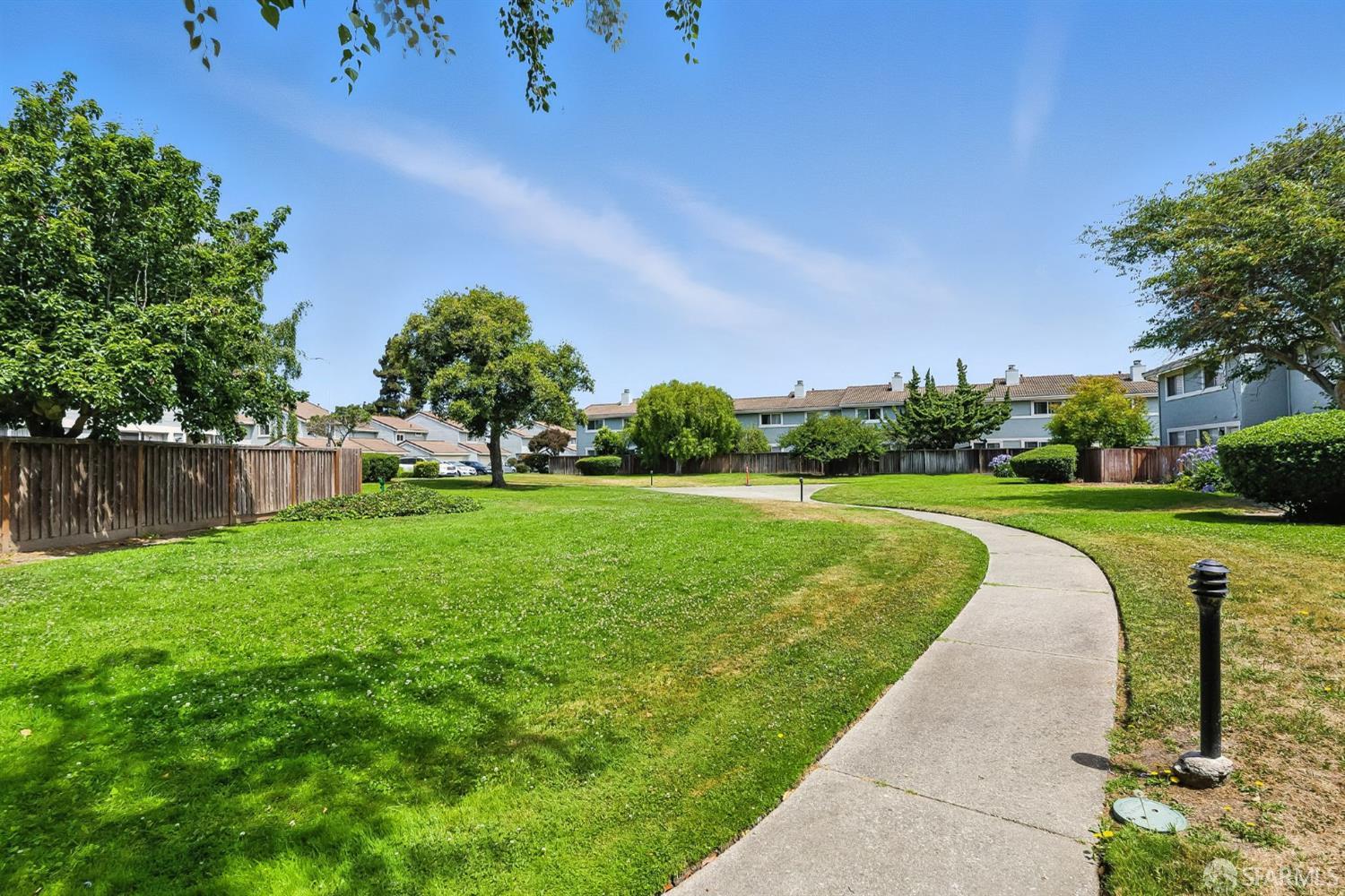 Detail Gallery Image 39 of 41 For 113 Westgate Cir, San Pablo,  CA 94806 - 2 Beds | 1/1 Baths
