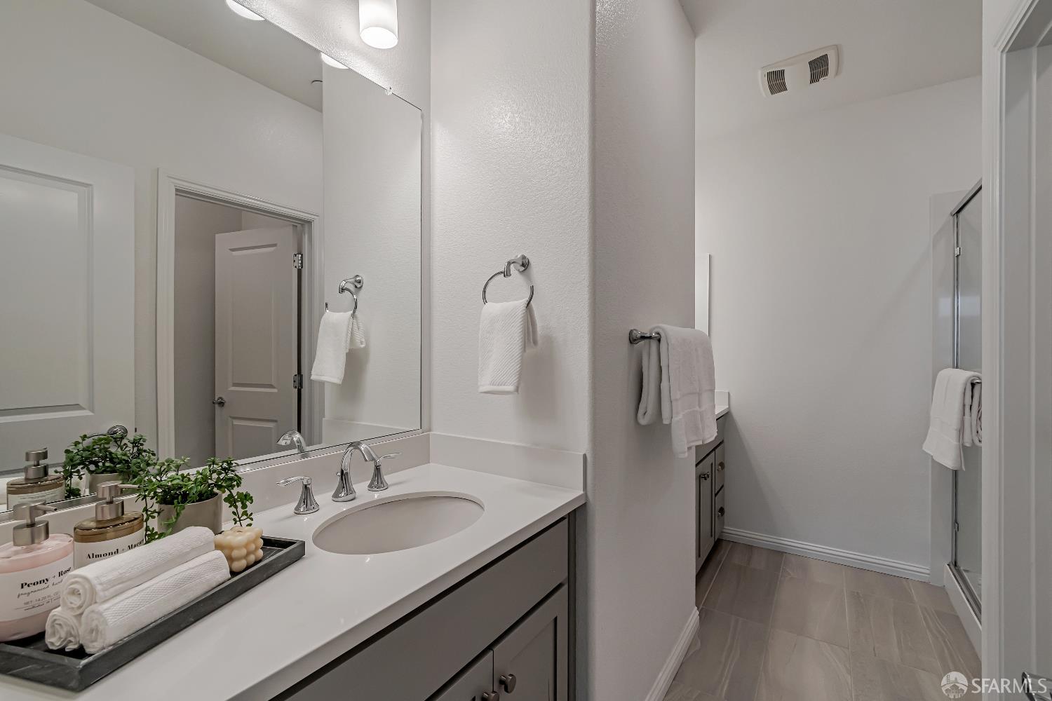 Detail Gallery Image 20 of 33 For 192 Waters Park Cir #2,  San Mateo,  CA 94403 - 2 Beds | 2/1 Baths