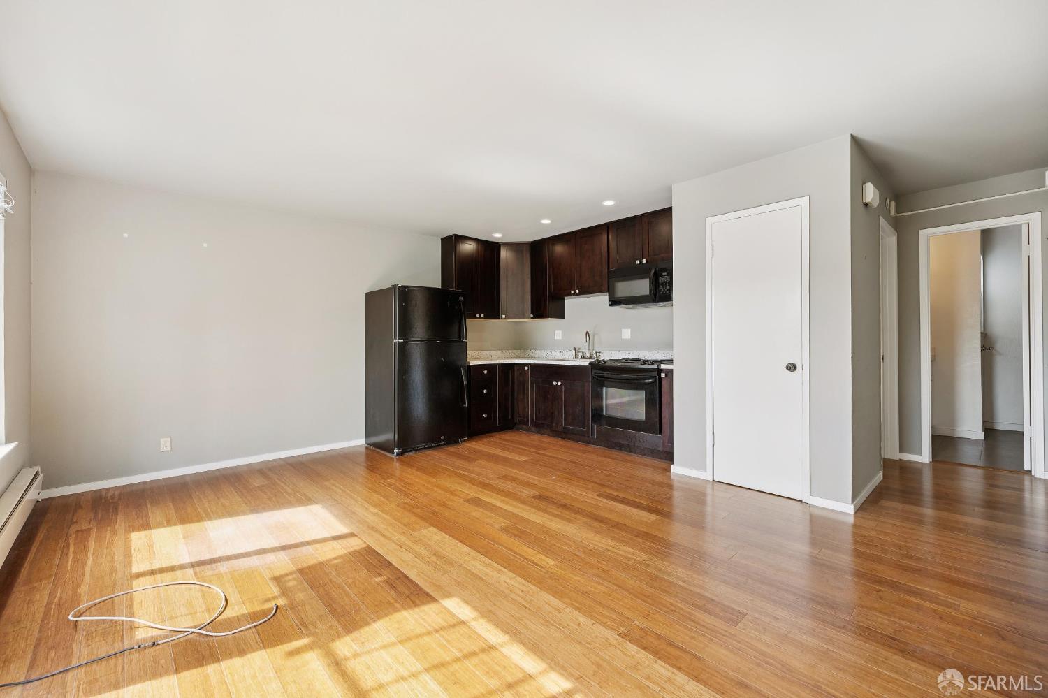 Detail Gallery Image 9 of 28 For 1110 Steiner St, San Francisco,  CA 94115 - – Beds | – Baths
