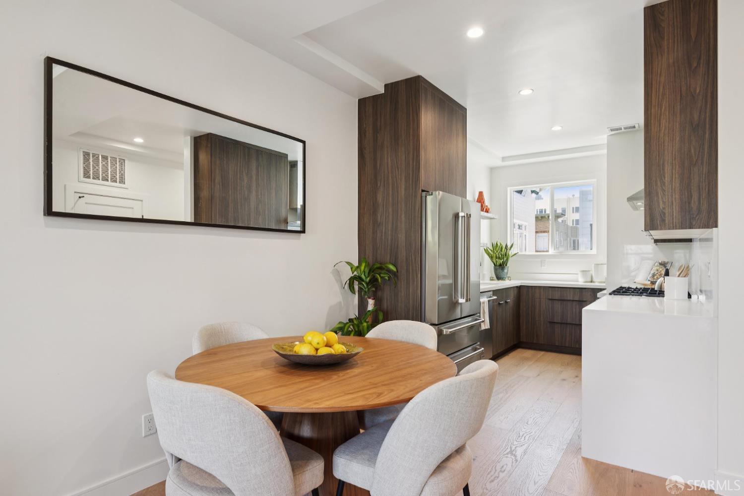 Detail Gallery Image 5 of 21 For 1234 Francisco St #1,  San Francisco,  CA 94123 - 2 Beds | 2 Baths