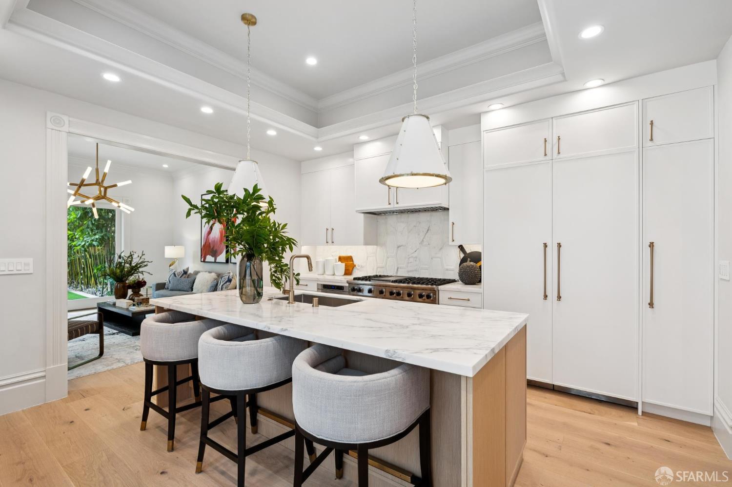 Detail Gallery Image 3 of 99 For 1625 Vallejo St, San Francisco,  CA 94123 - 4 Beds | 4/1 Baths
