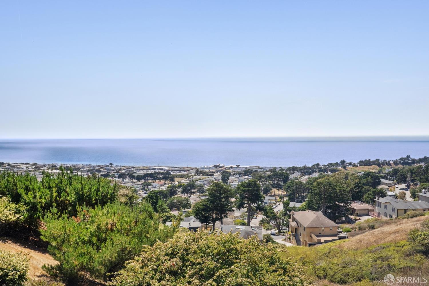 Detail Gallery Image 14 of 82 For 274 Beachview Ave #16,  Pacifica,  CA 94044 - 3 Beds | 2/1 Baths