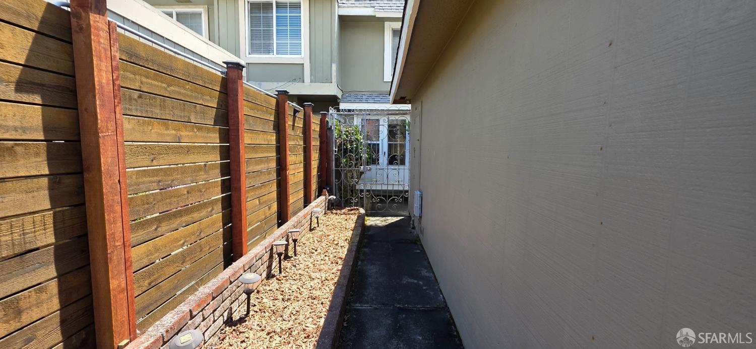 Detail Gallery Image 3 of 34 For 3984 Haussman Ct, South San Francisco,  CA 94080 - 3 Beds | 2/1 Baths