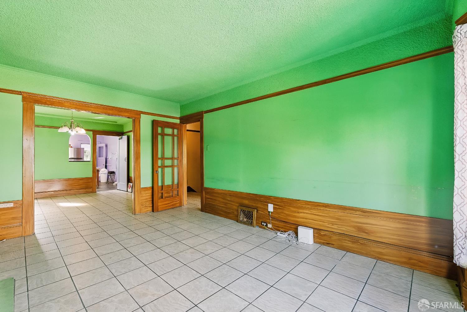 Detail Gallery Image 5 of 10 For 69 Lisbon St, San Francisco,  CA 94112 - 2 Beds | 1 Baths