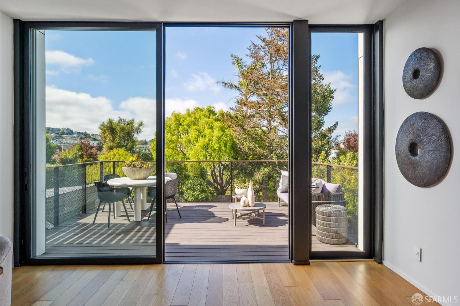 Detail Gallery Image 10 of 85 For 466 Clipper St, San Francisco,  CA 94114 - 5 Beds | 3/1 Baths