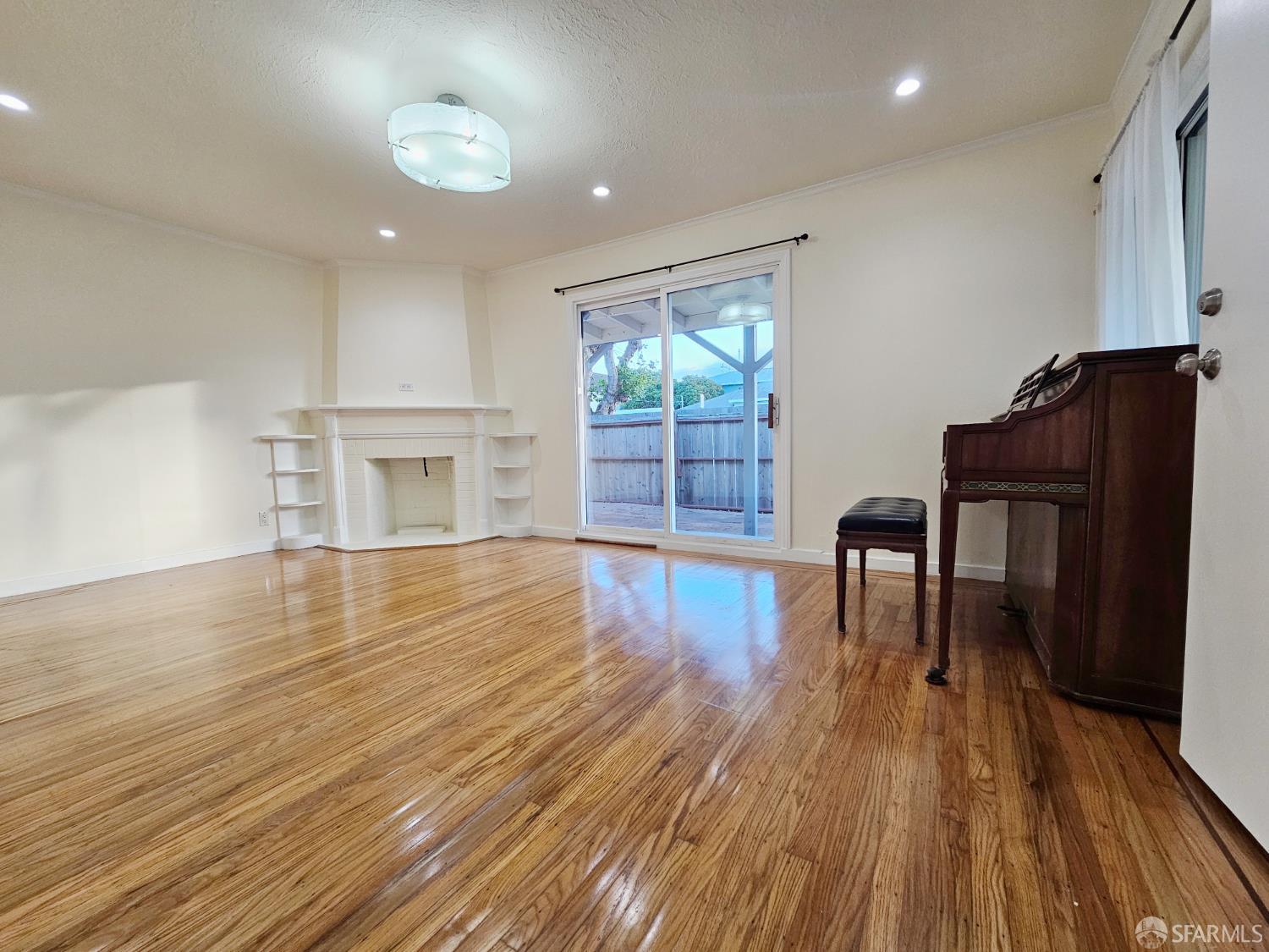 Detail Gallery Image 3 of 42 For 310 Pine St, San Bruno,  CA 94066 - 3 Beds | 2 Baths