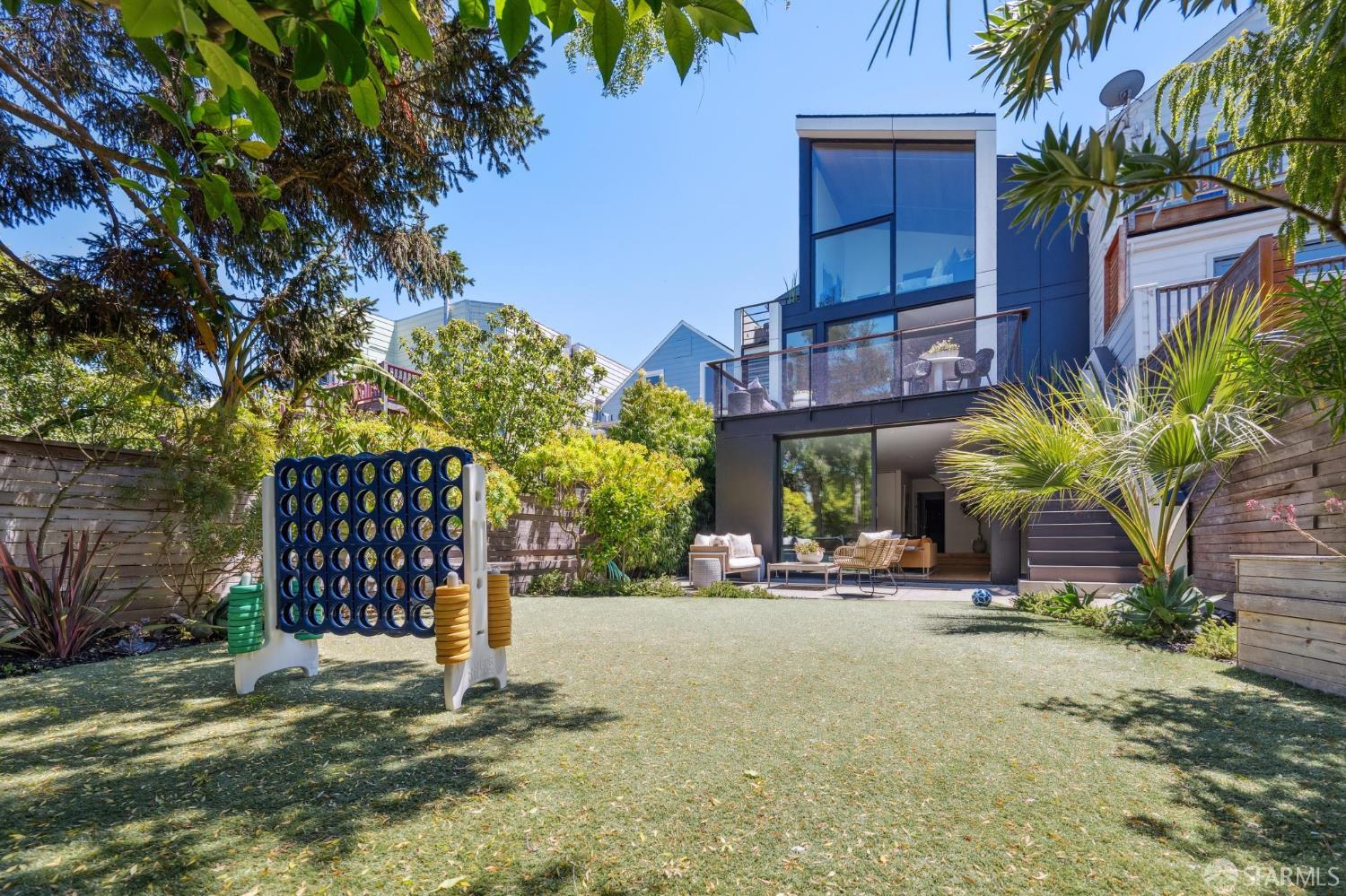 Detail Gallery Image 80 of 85 For 466 Clipper St, San Francisco,  CA 94114 - 5 Beds | 3/1 Baths