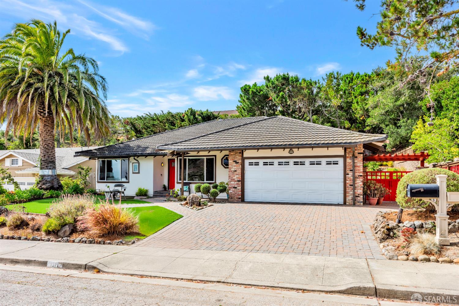 Detail Gallery Image 3 of 70 For 1371 Encina Dr, Millbrae,  CA 94030 - 3 Beds | 2 Baths