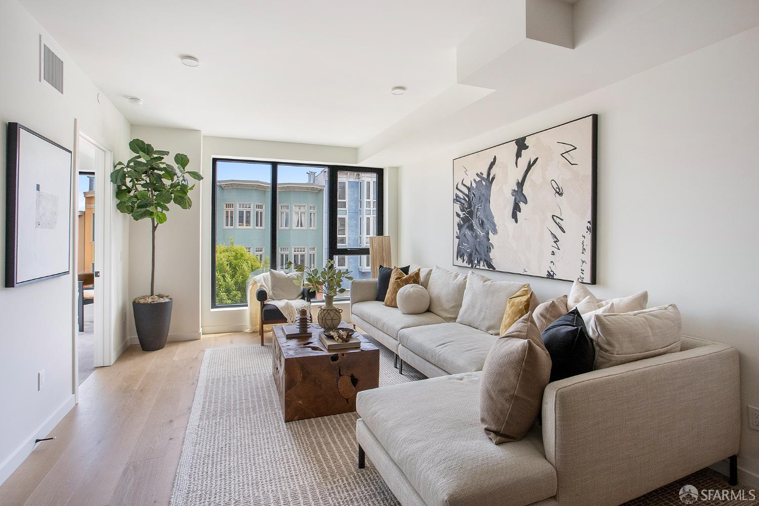 Photo #8: 425058915 Listing: Photo #8