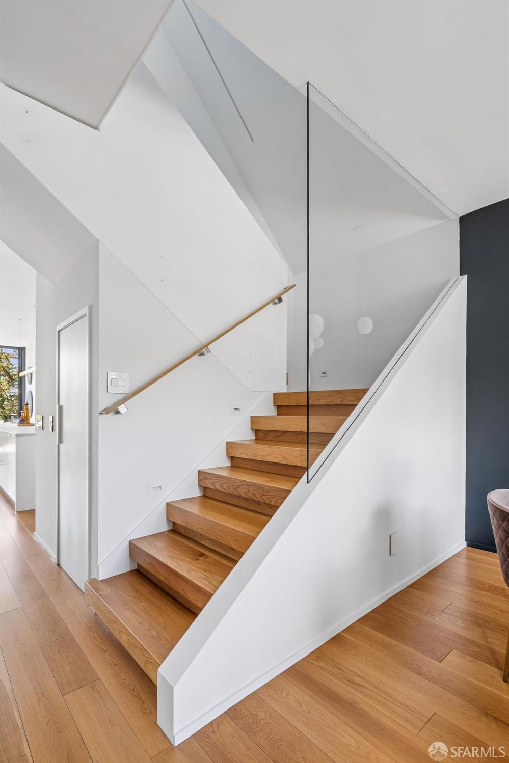 Detail Gallery Image 26 of 85 For 466 Clipper St, San Francisco,  CA 94114 - 5 Beds | 3/1 Baths