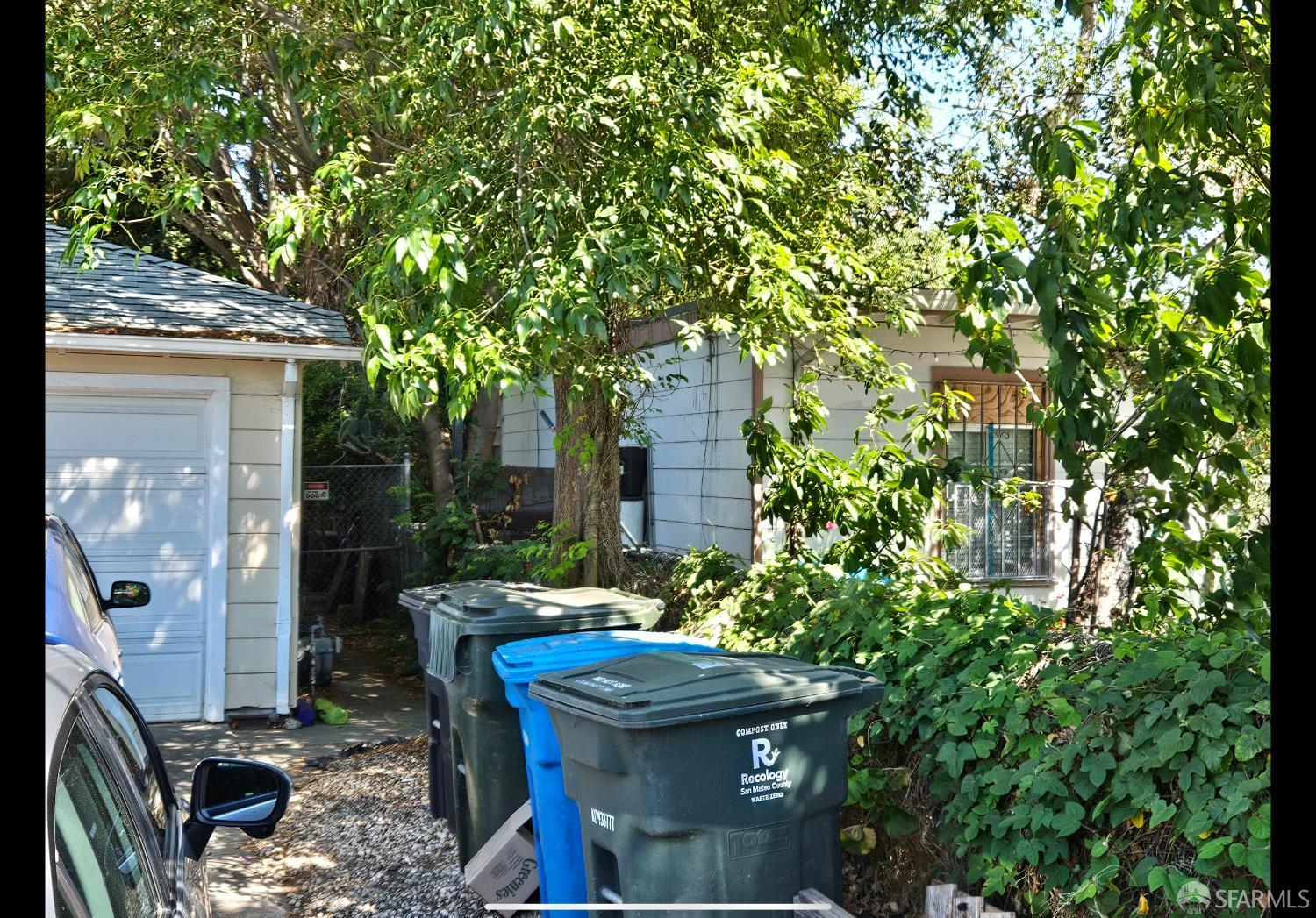 Detail Gallery Image 4 of 5 For 1024 Laurel Ave, East Palo Alto,  CA 94303 - 2 Beds | 1 Baths