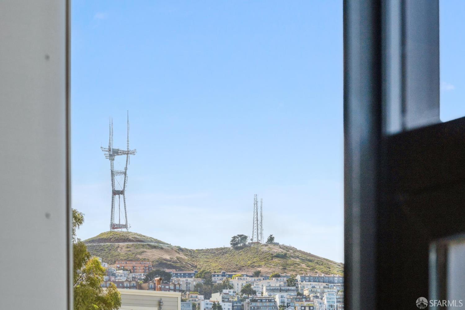 Detail Gallery Image 33 of 85 For 466 Clipper St, San Francisco,  CA 94114 - 5 Beds | 3/1 Baths