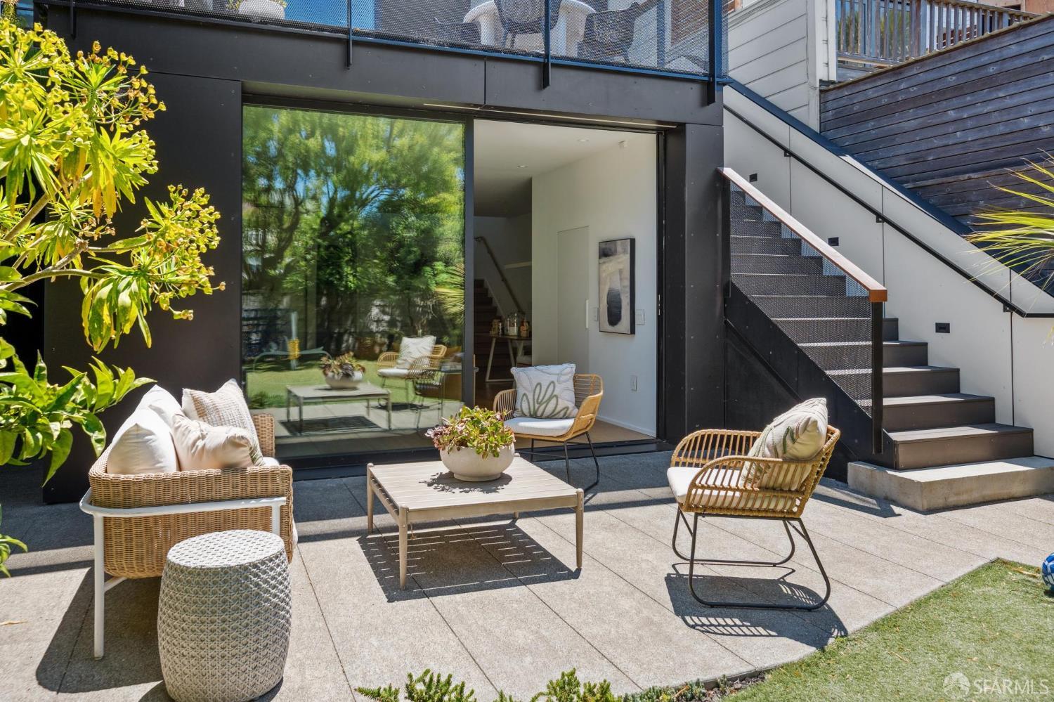 Detail Gallery Image 81 of 85 For 466 Clipper St, San Francisco,  CA 94114 - 5 Beds | 3/1 Baths