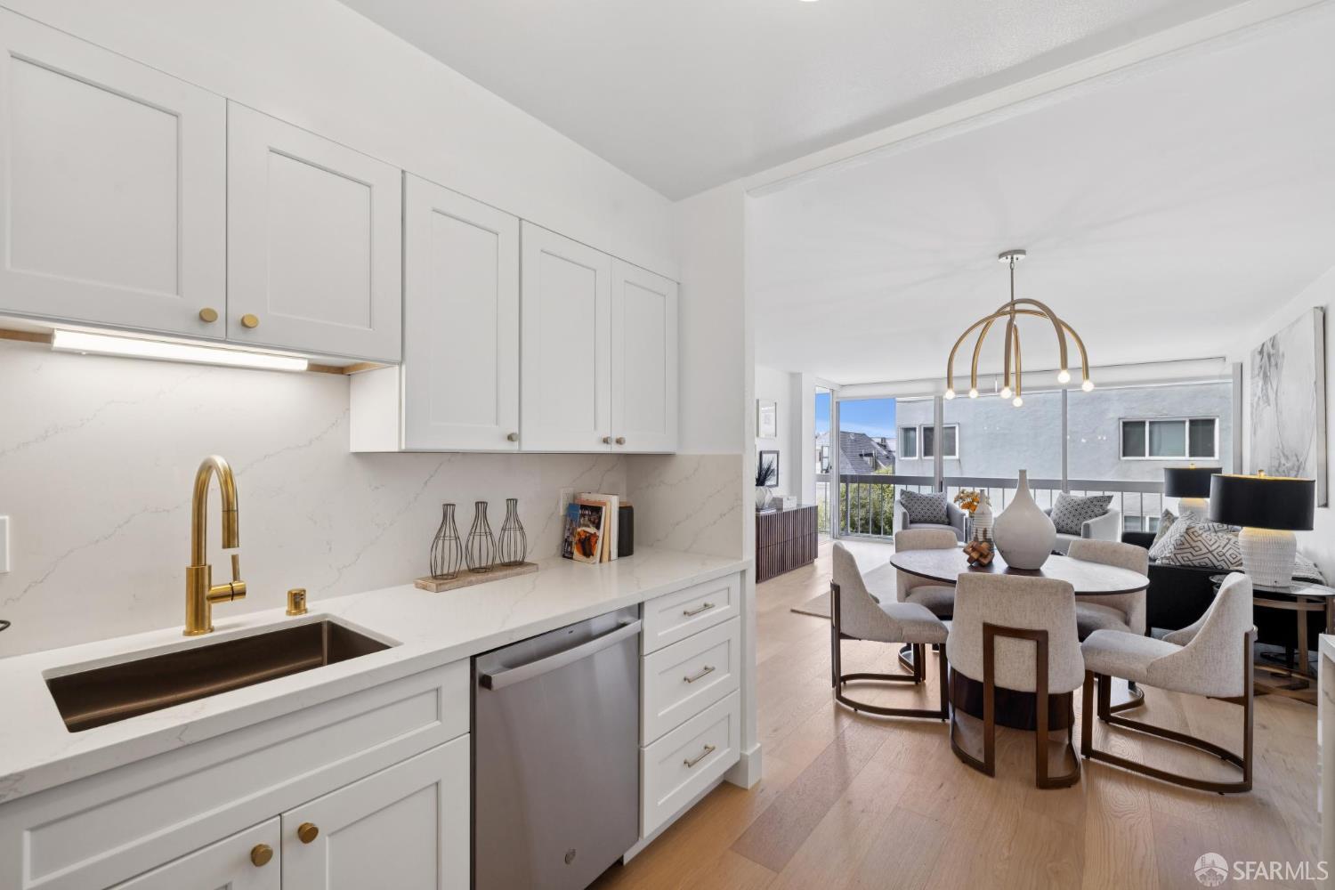Detail Gallery Image 9 of 29 For 2200 Sacramento St #403,  San Francisco,  CA 94115 - 2 Beds | 2 Baths
