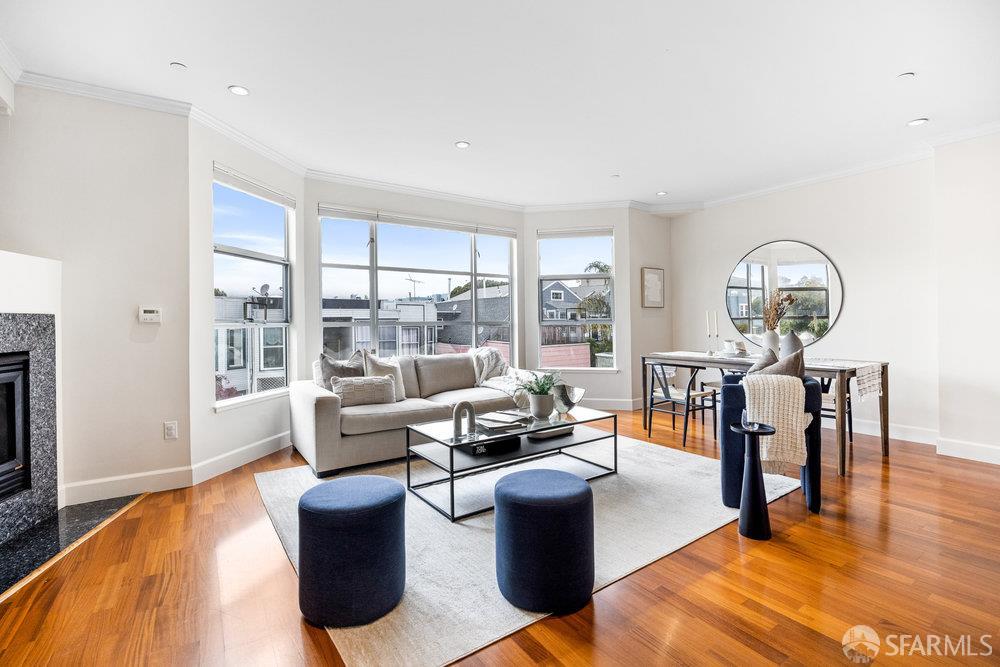 Detail Gallery Image 3 of 39 For 1354 Utah St, San Francisco,  CA 94110 - 2 Beds | 2/1 Baths