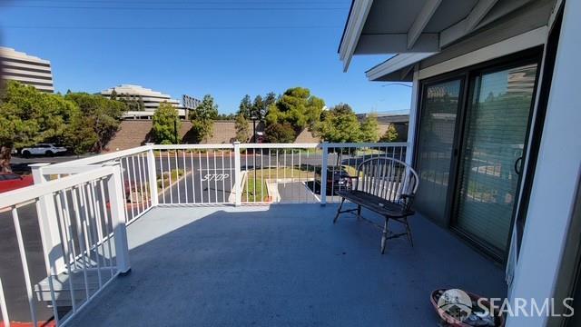 Detail Gallery Image 2 of 9 For 1628 Vista Del Sol St #1,  San Mateo,  CA 94404 - 1 Beds | 1 Baths