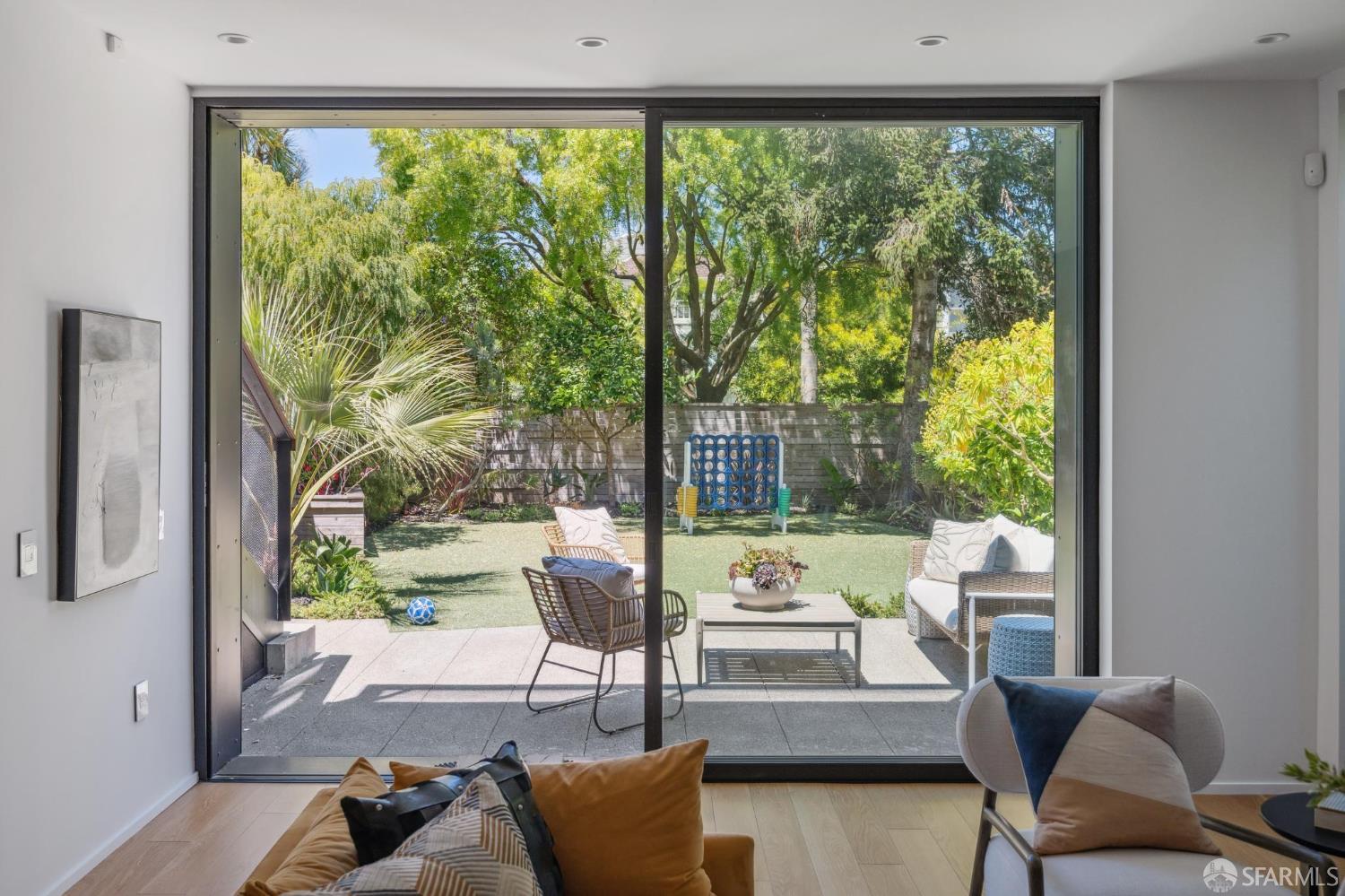 Detail Gallery Image 75 of 85 For 466 Clipper St, San Francisco,  CA 94114 - 5 Beds | 3/1 Baths