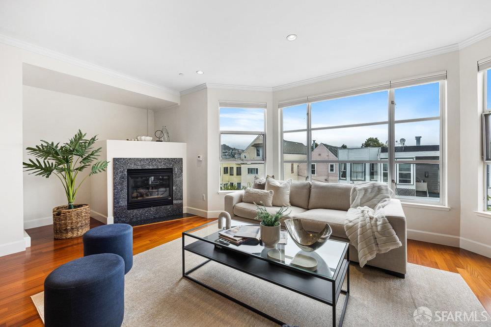 Detail Gallery Image 7 of 39 For 1354 Utah St, San Francisco,  CA 94110 - 2 Beds | 2/1 Baths