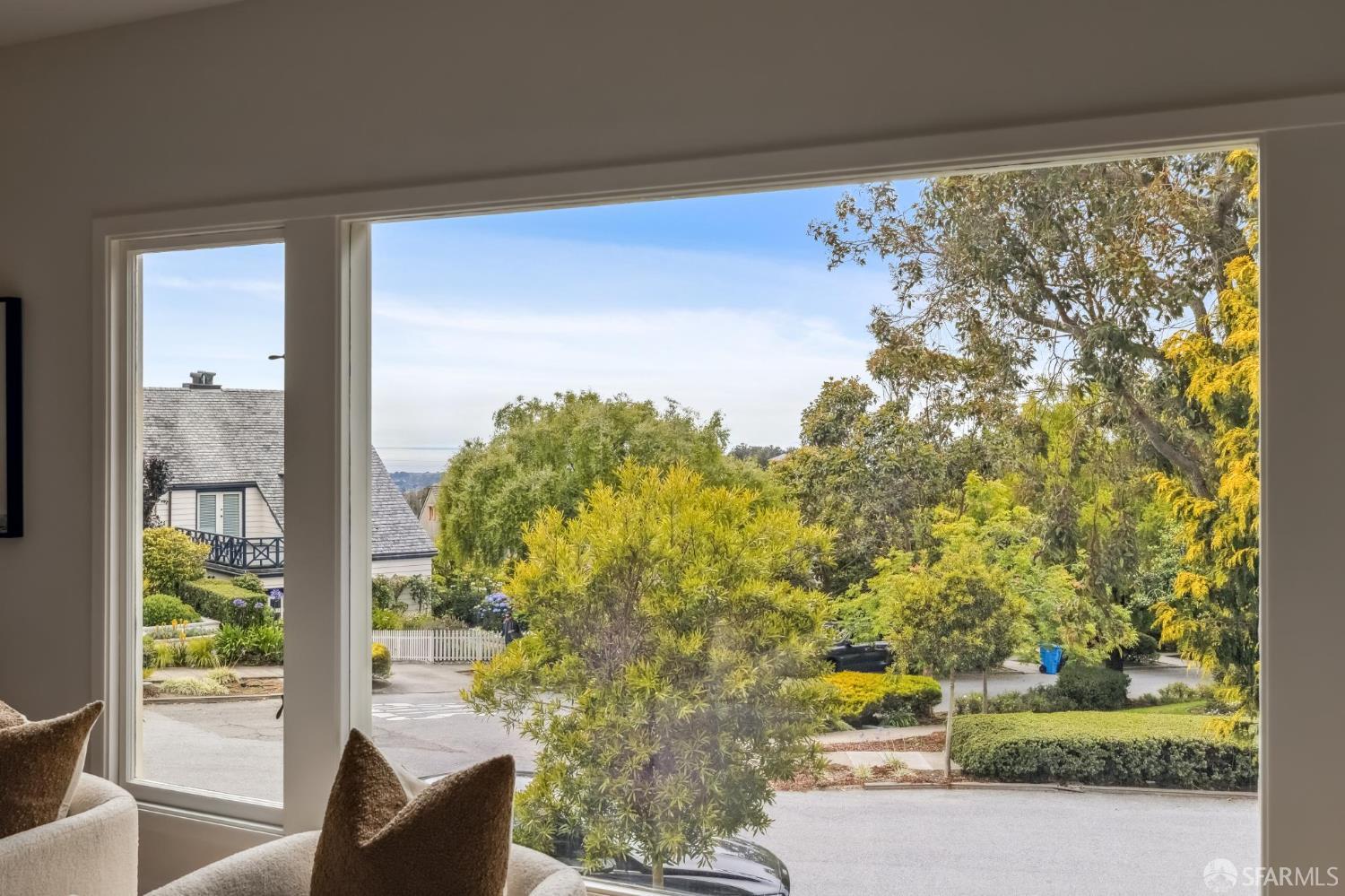 Detail Gallery Image 14 of 75 For 95 Santa Paula Ave, San Francisco,  CA 94127 - 4 Beds | 2/1 Baths