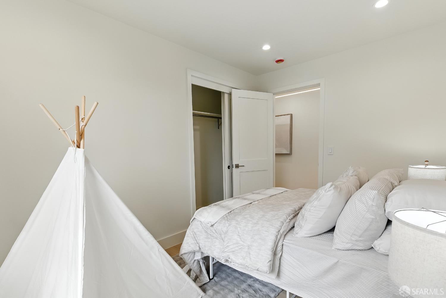Detail Gallery Image 18 of 42 For 160 Upland Dr, San Francisco,  CA 94127 - 5 Beds | 4 Baths
