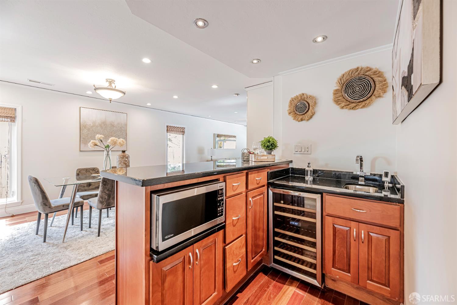 Detail Gallery Image 15 of 70 For 1371 Encina Dr, Millbrae,  CA 94030 - 3 Beds | 2 Baths