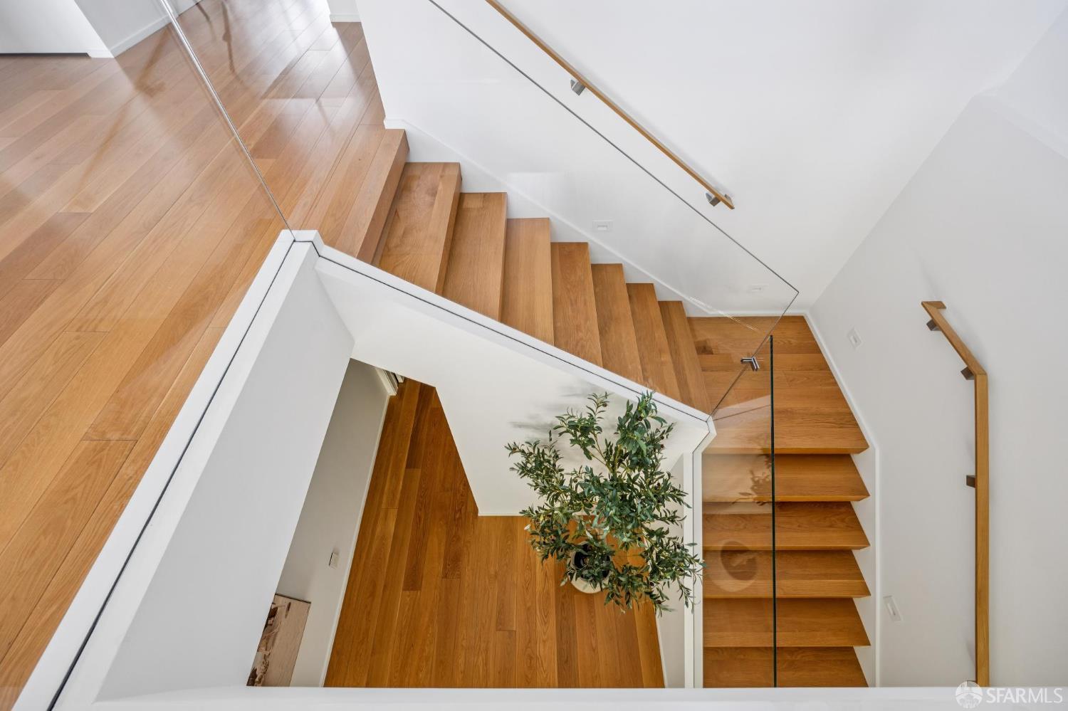 Detail Gallery Image 60 of 85 For 466 Clipper St, San Francisco,  CA 94114 - 5 Beds | 3/1 Baths