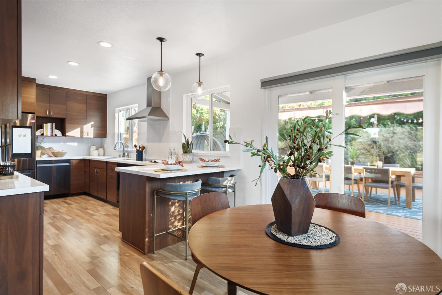 Detail Gallery Image 10 of 44 For 18623 Laredo Rd, Castro Valley,  CA 94546 - 3 Beds | 1/1 Baths