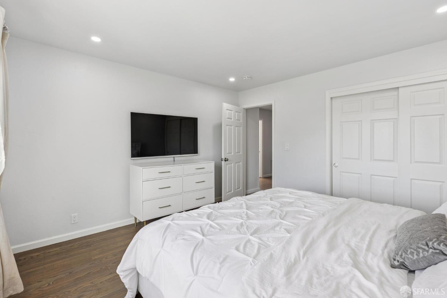 Detail Gallery Image 35 of 55 For 15 Belle Ave, San Francisco,  CA 94132 - 3 Beds | 2 Baths