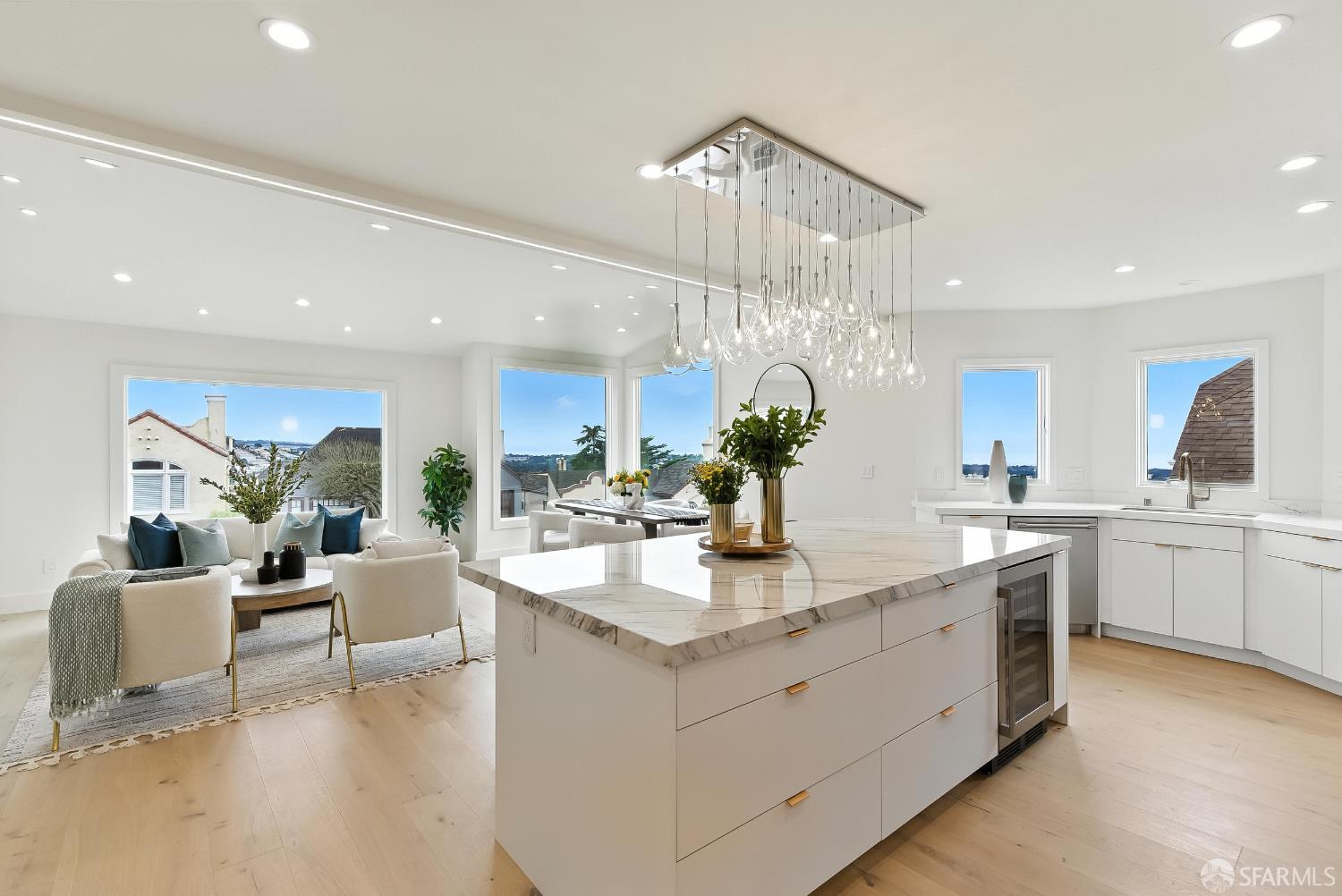 Detail Gallery Image 8 of 42 For 160 Upland Dr, San Francisco,  CA 94127 - 5 Beds | 4 Baths