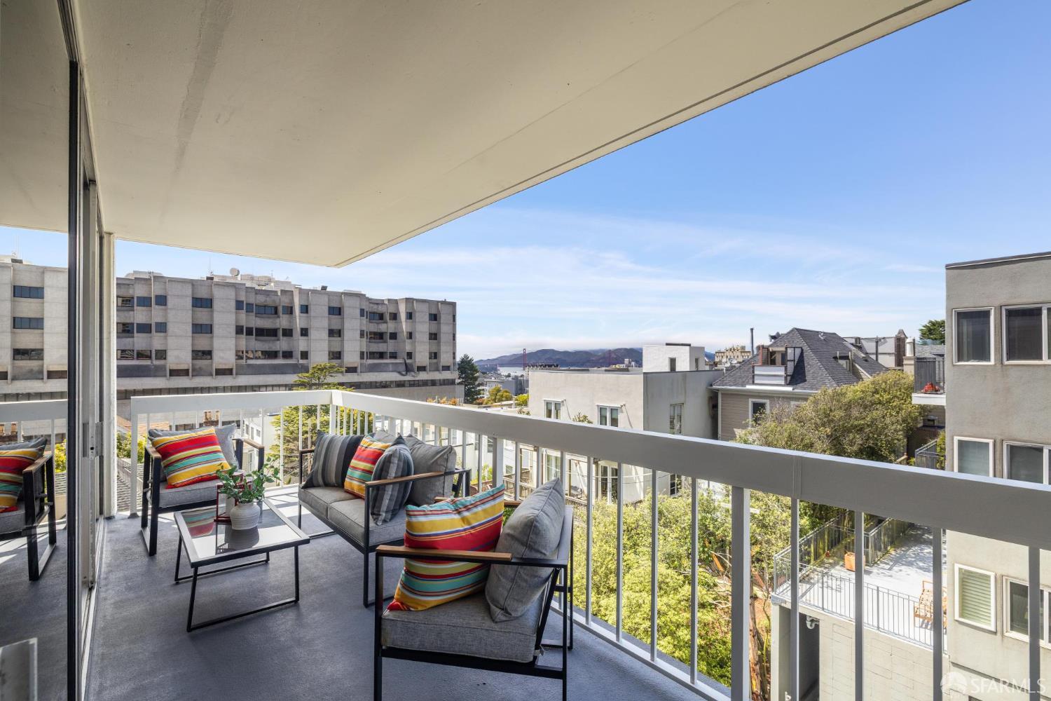 Detail Gallery Image 5 of 29 For 2200 Sacramento St #403,  San Francisco,  CA 94115 - 2 Beds | 2 Baths